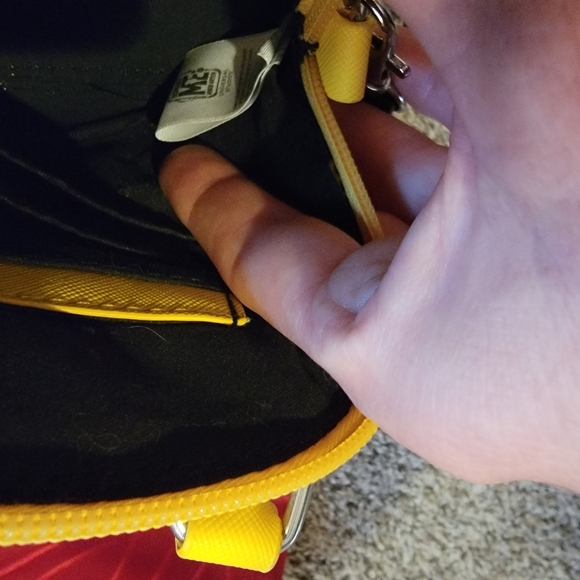 Despicable Me Minion Purse crossbody from Universal Studios. - Picture 12 of 14